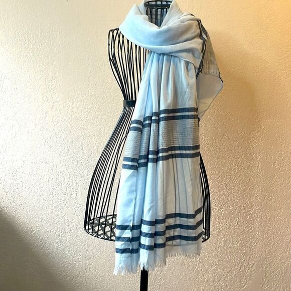 Blue scarf - Picture 1 of 3
